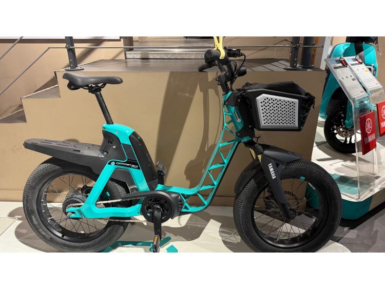 VELO ELECTRIQUE YAMAHA BOOSTER EASY NEUF