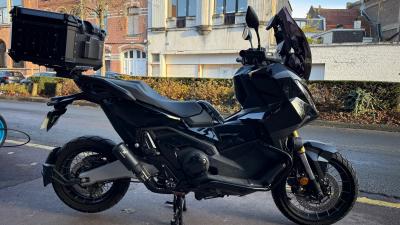 HONDA X-ADV 750 1ER MAIN ETAT NEUF BRIDABLE A2