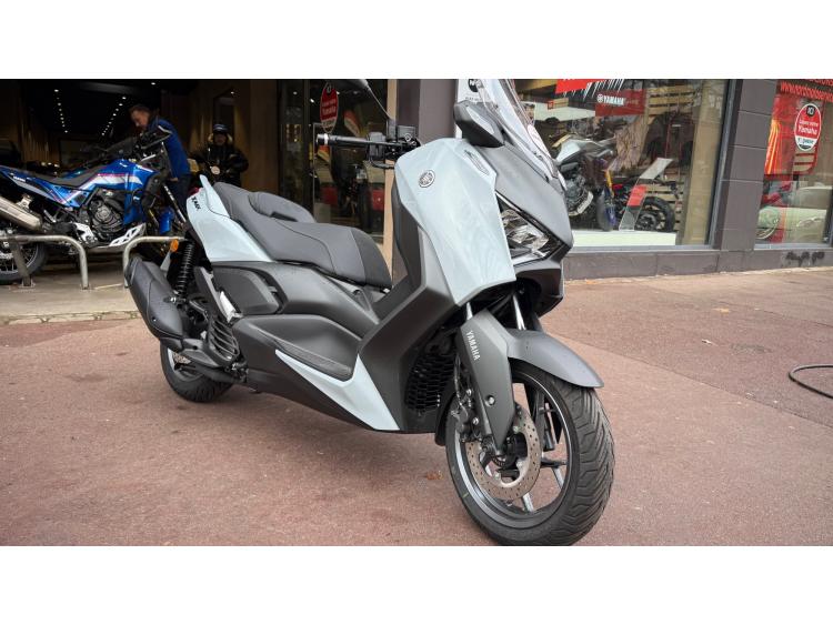 YAMAHA XMAX 125 TECH MAX 1ER MAIN ETAT NEUF